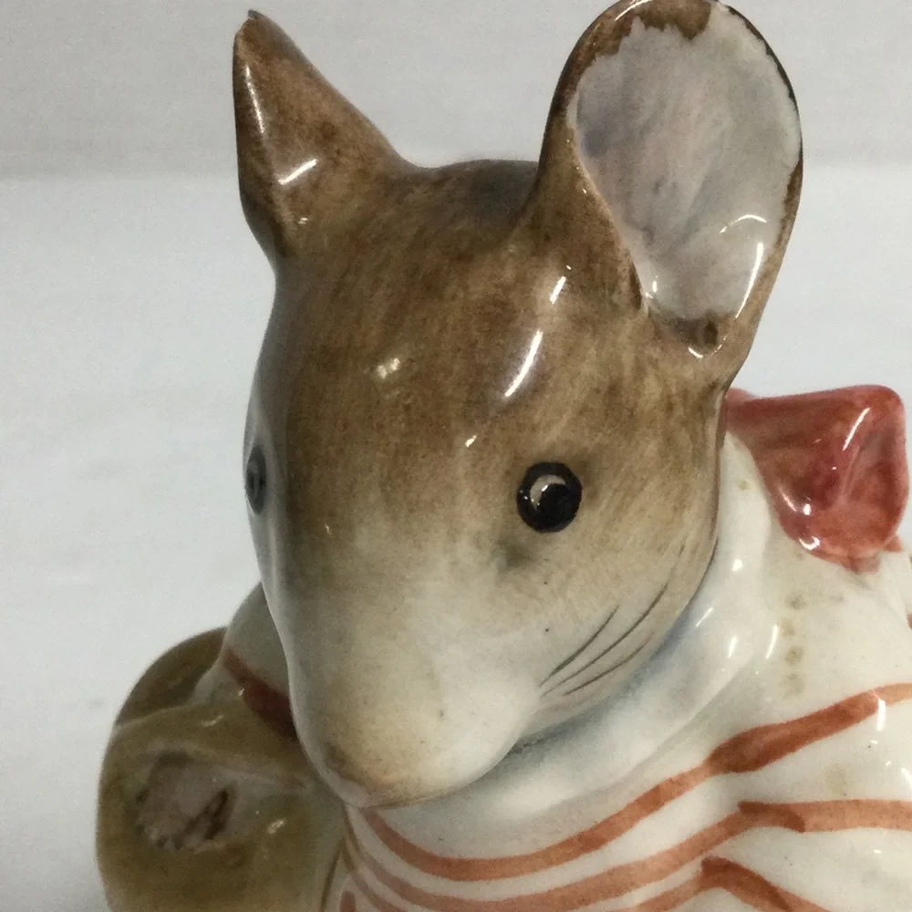 Beatrix Potter Mrs Tittlemouse Brown Ceramic Mouse Figurine Vintage